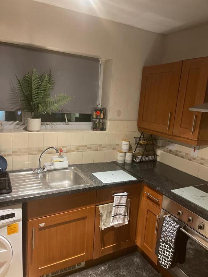 Lovely 2-Bedroom Holiday Home With Free Wifi Лондон Экстерьер фото
