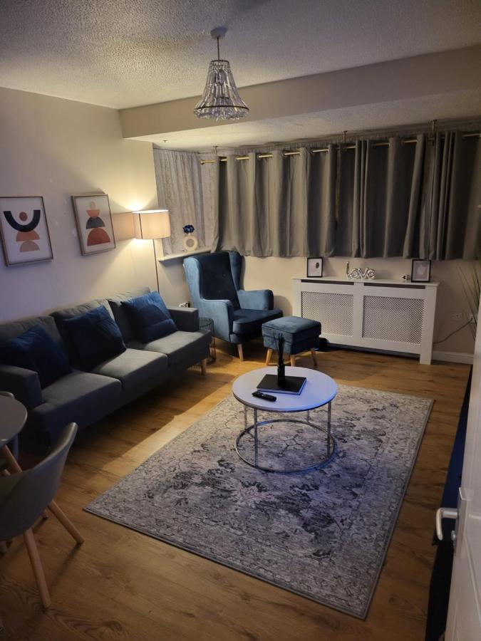 Lovely 2-Bedroom Holiday Home With Free Wifi Лондон Экстерьер фото